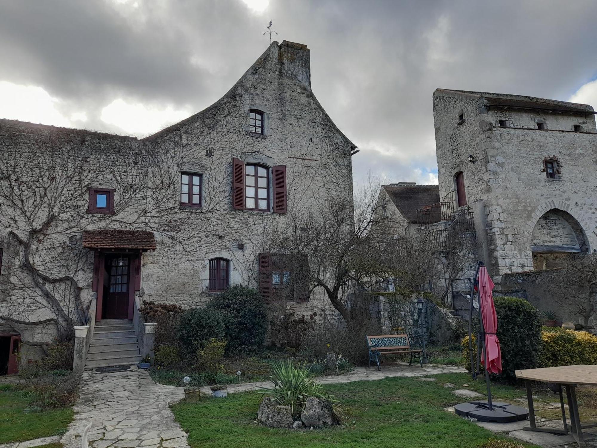 La Maison Du Prince De Conde Charroux-dʼAllier Exterior foto