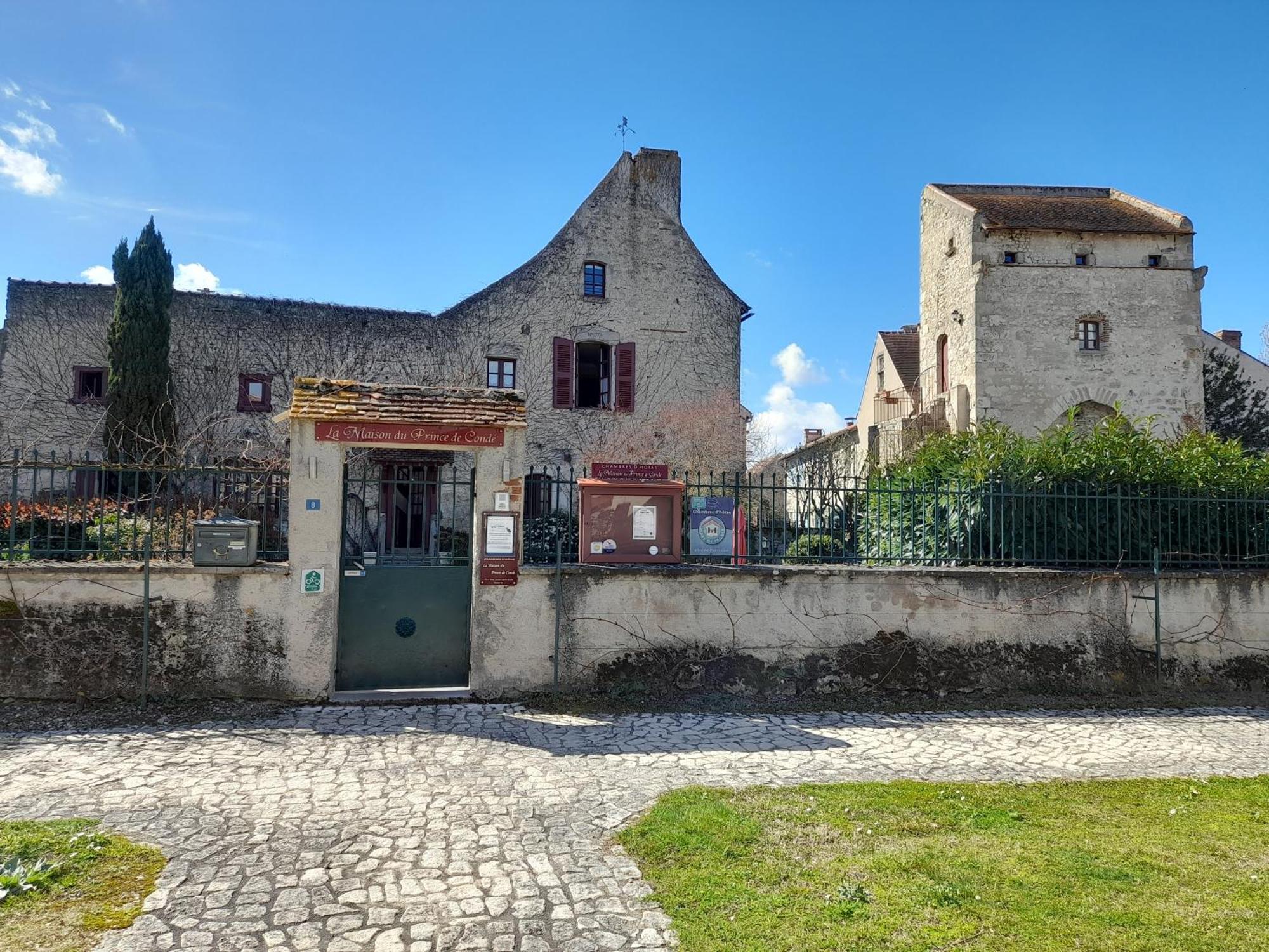 La Maison Du Prince De Conde Charroux-dʼAllier Exterior foto